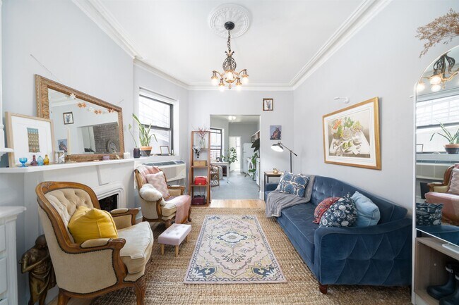 Building Photo - 253 8th St