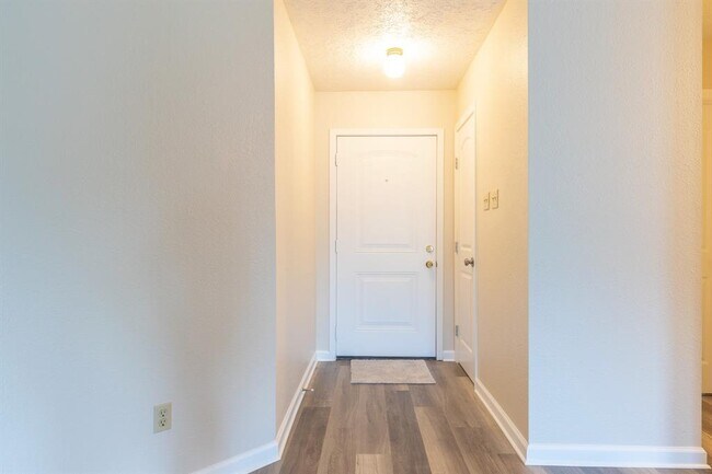Building Photo - 2799 Wood Hollow Dr