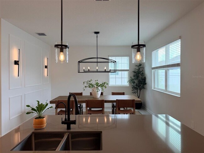 Foto del edificio - 15767 Water Spring Blvd