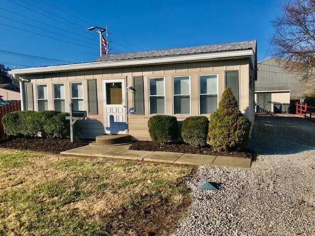Primary Photo - 1563 Vann Ave