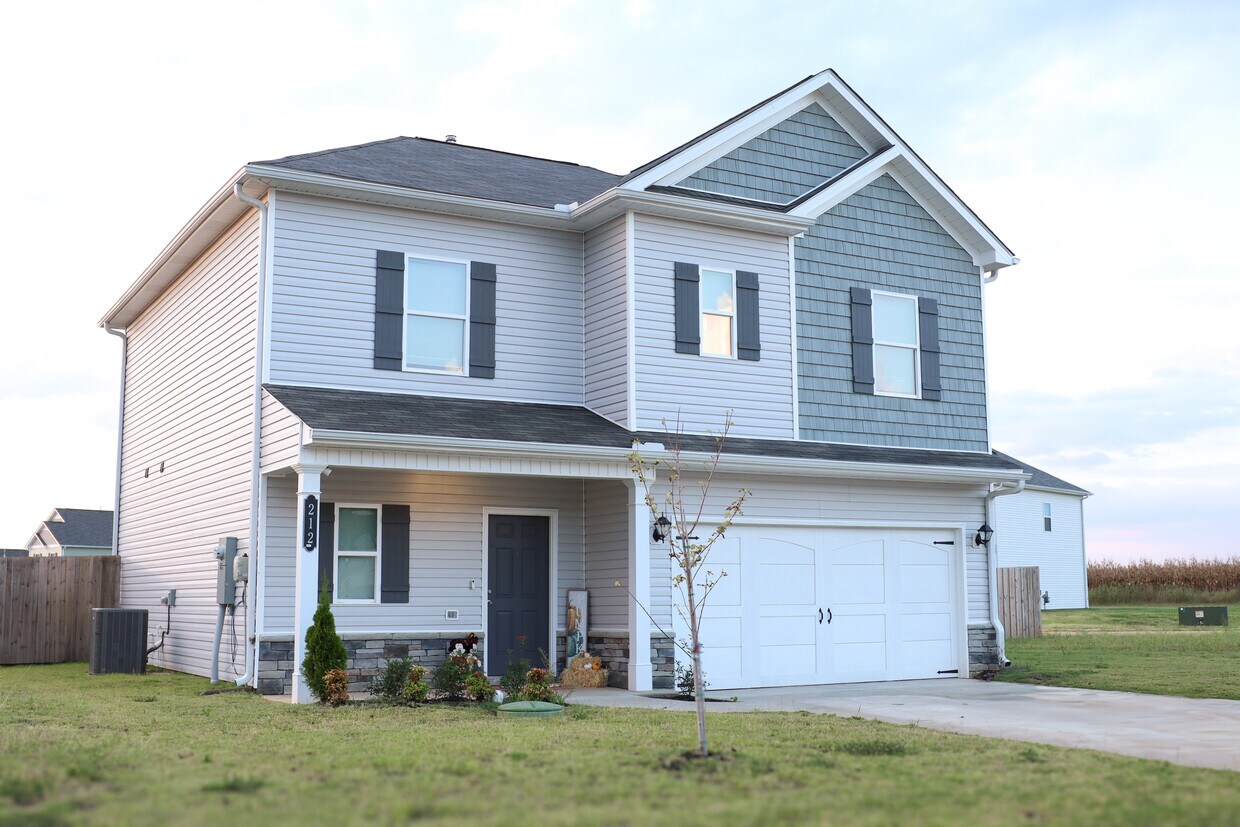 Foto principal - 212 Bent Creek Ln