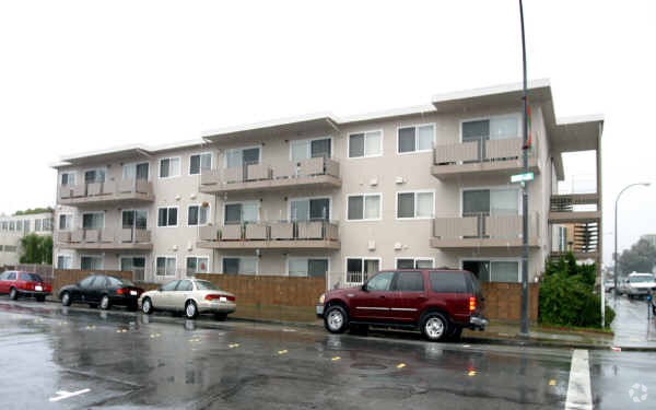 Foto del edificio - Bradford Apartments