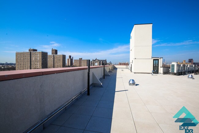 Foto del edificio - 865 Willoughby Ave