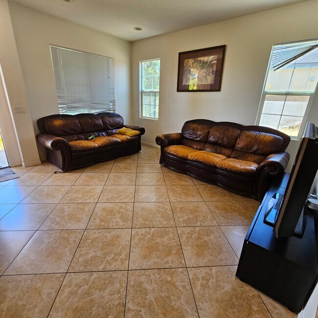 Building Photo - 37319 Amaryllis Ter