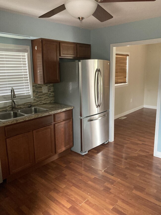 Foto del edificio - 316 Oak Cir