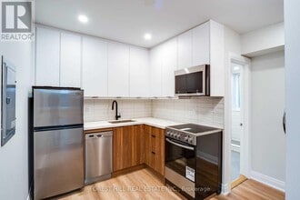 Building Photo - 1 Greensides Ave