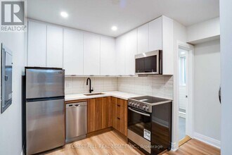 Building Photo - 1 Greensides Ave