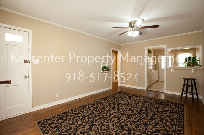 Foto del edificio - Stunning 2 Bed 1 Bath Home on Quiet Street: NO PETS!