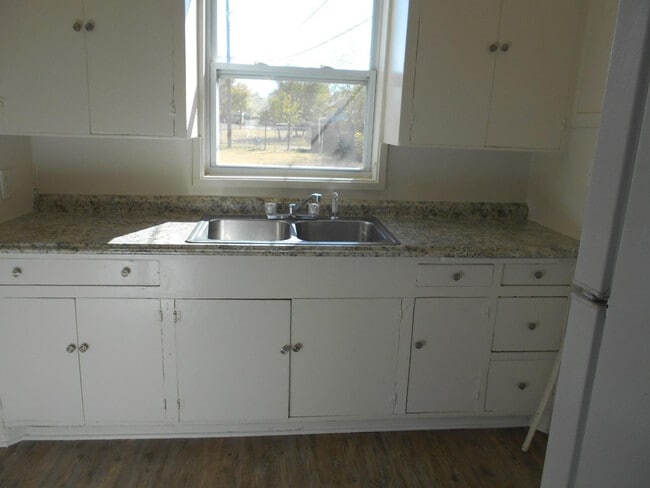 Building Photo - 2207 26th St