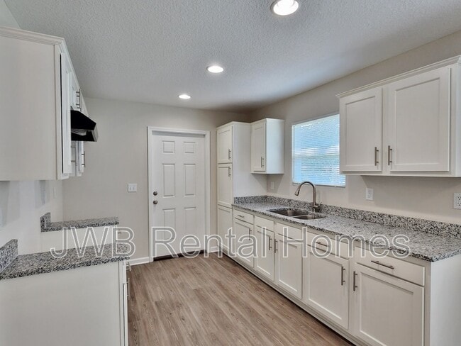 Building Photo - 2271 W 23rd St