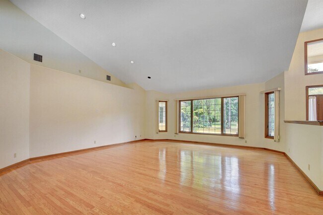 Building Photo - 9033 Winding Woods Dr