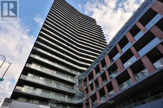 Building Photo - 20 Bruyeres Mews