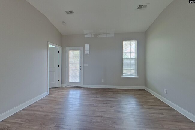 Building Photo - 11 Sedge Ct