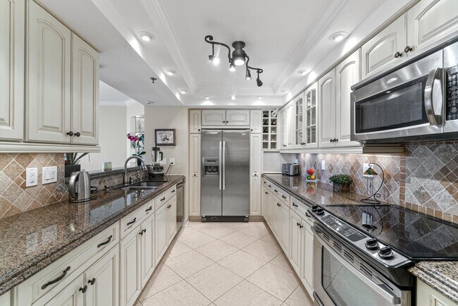 Building Photo - 4750 S Ocean Blvd