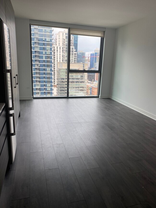 Building Photo - 210 W Kinzie St