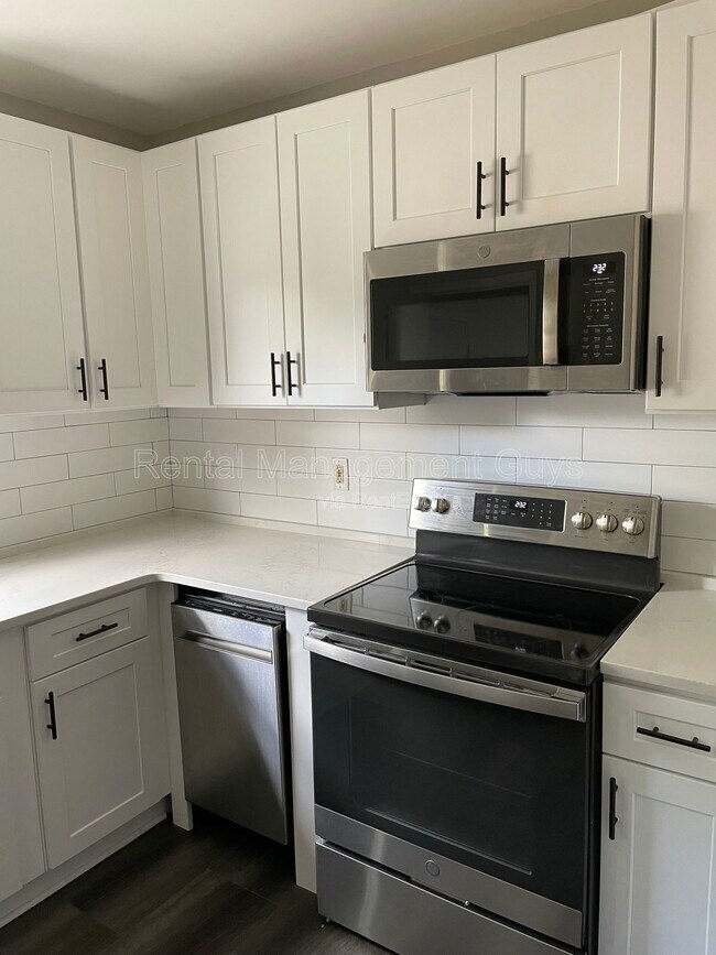 Foto del edificio - 3714 Kipling Ave