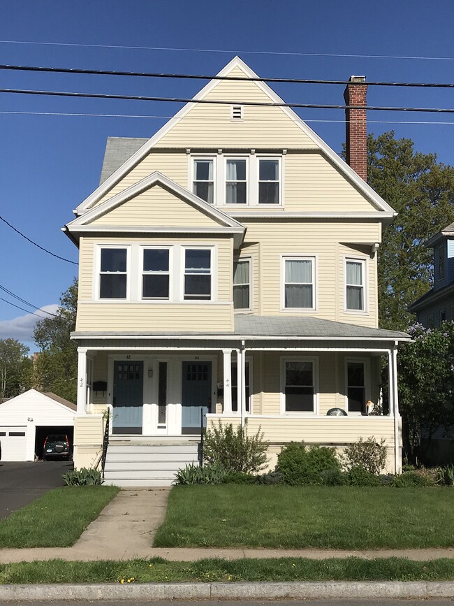 Building Photo - 42 Maplewood Avenue