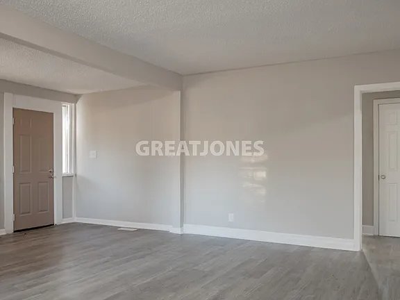 Foto del edificio - 760 Hopkins Dr