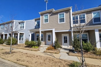 Building Photo - 1207 Pine St