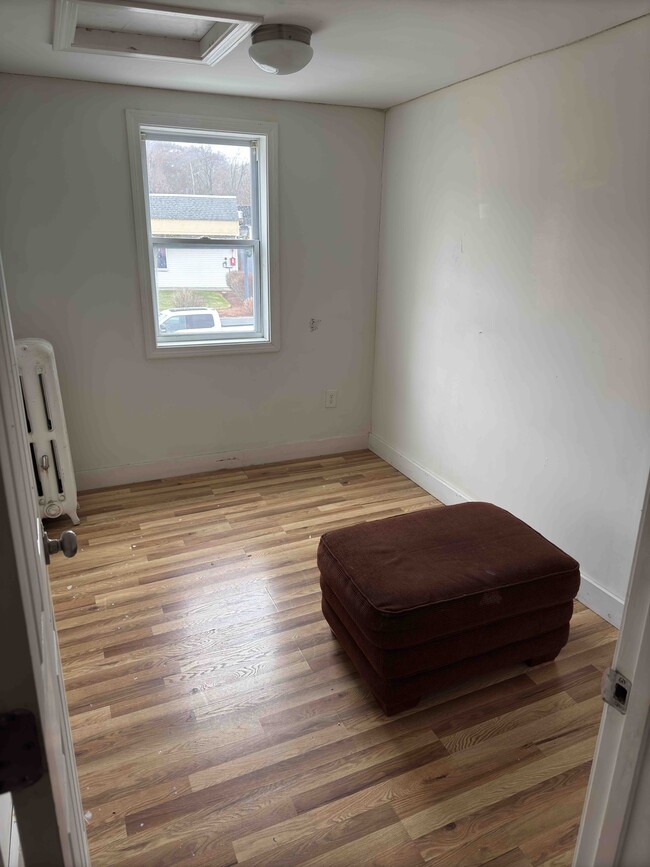 Small bedroom - 229 Maple St