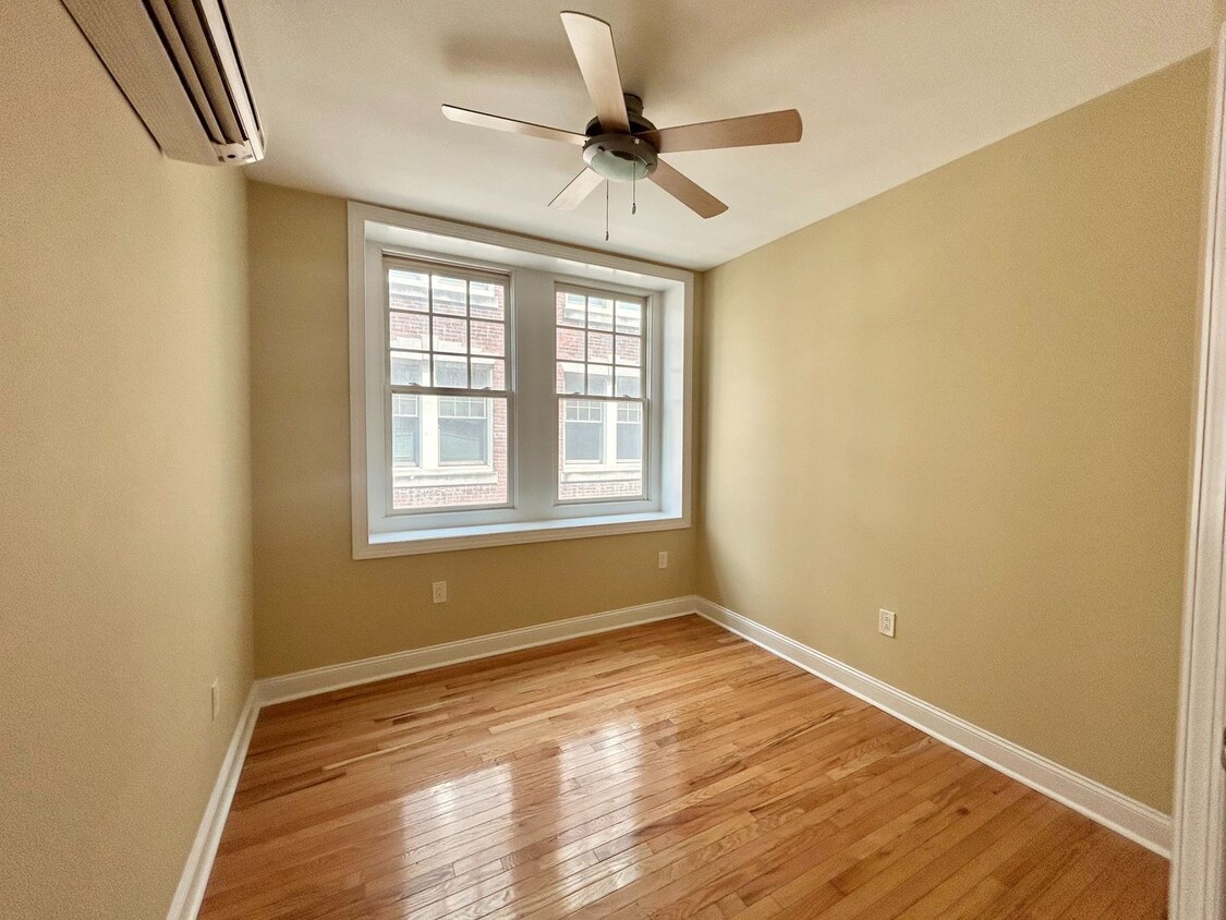 Building Photo - 319 W Chelten Ave