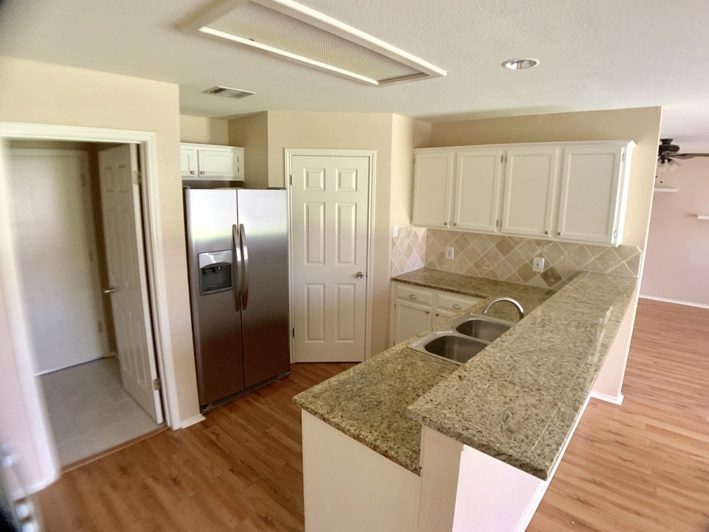 Building Photo - 14800 Montoro Dr