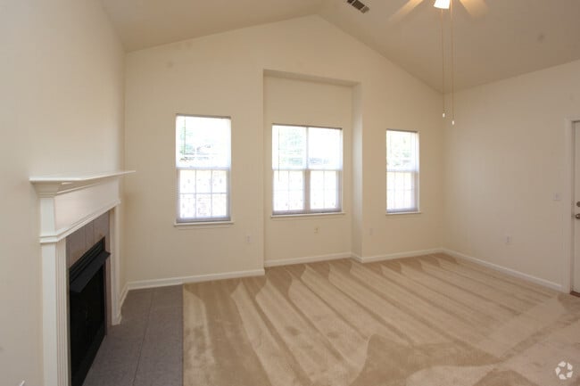 Building Photo - Robinhood Court Apartments and Villas