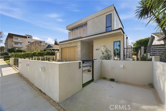 Foto del edificio - 4827 Stansbury Ave