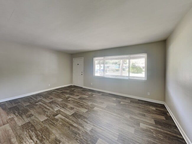 Building Photo - 5835 Norde Dr W