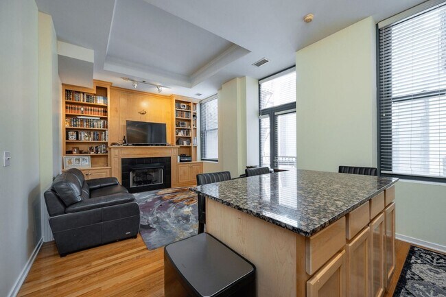Foto del edificio - 208 W Washington St