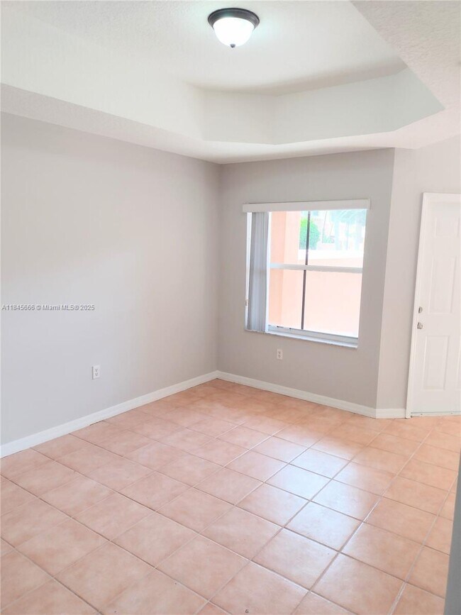 Foto del edificio - 654 SW 106th Ave