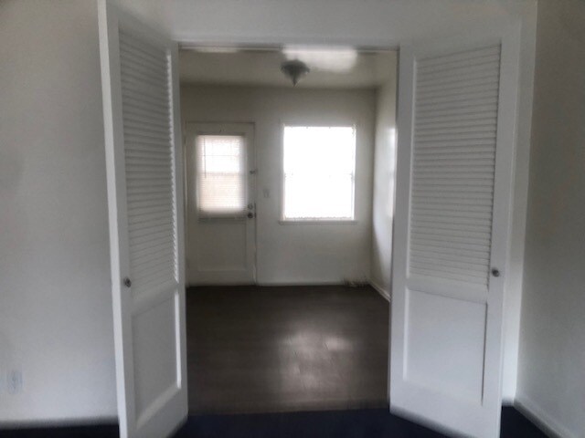 Kitchen dining area - 3946 Sawtelle Blvd