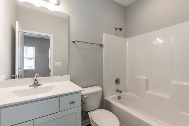 Foto del edificio - High End Townhome in NE Raleigh Right Off ...