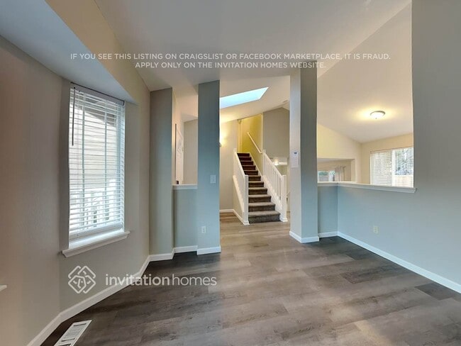 Building Photo - 5443 Komachin Loop SE