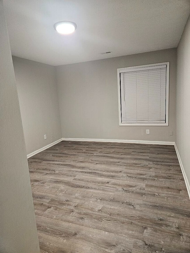 Building Photo - Carlton Ford Apartments