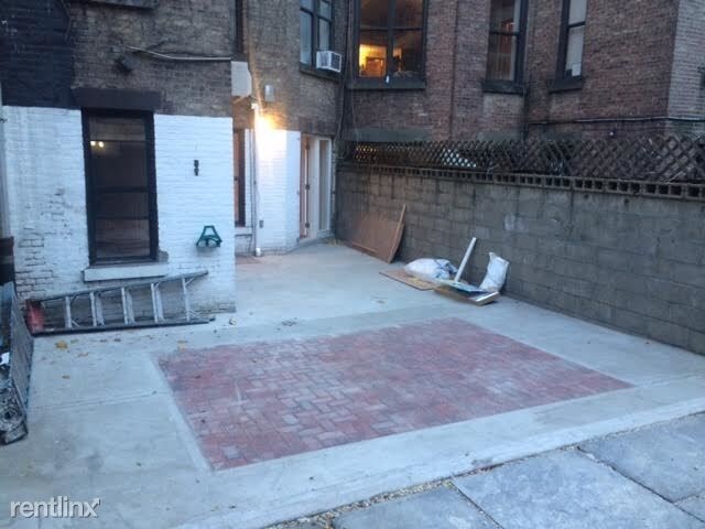 Building Photo - 1 br, 1 bath  - 115 W 74th St garden