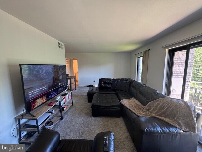 Foto del edificio - 6932 Hanover Pkwy