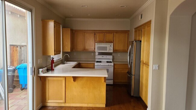 Foto del edificio - 2228 Lenox Pl