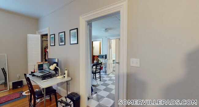 Building Photo - 8 A Forest St