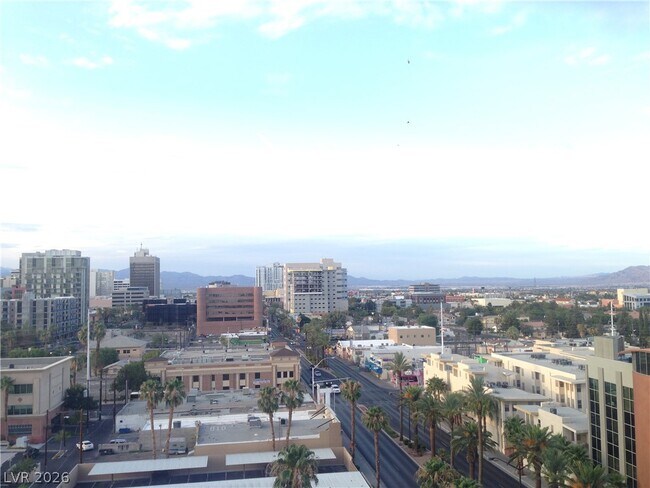 Building Photo - 900 S Las Vegas Blvd
