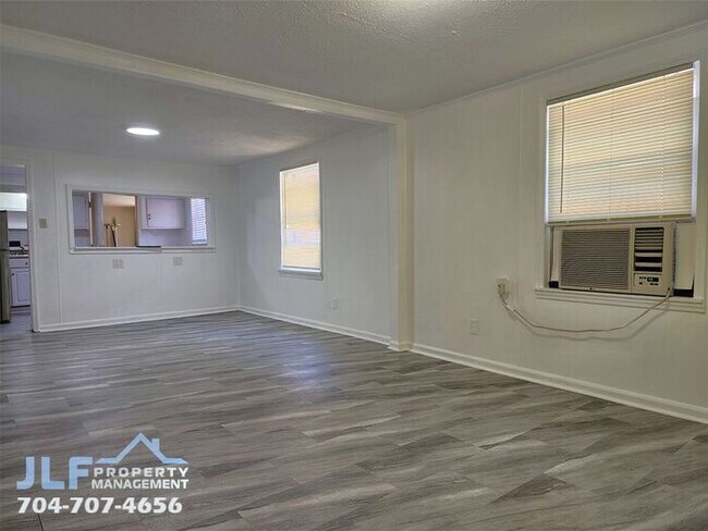 Foto del edificio - Charming 2 Bedroom/1 Bathroom House in Kan...
