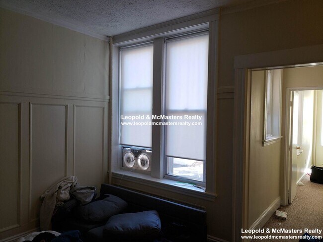 Foto del edificio - 1124 Commonwealth Ave