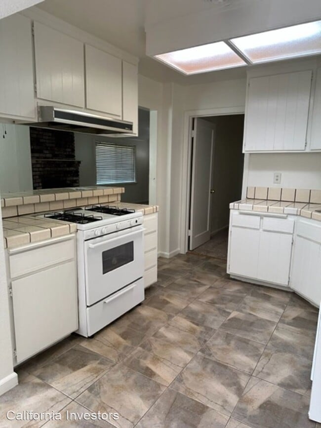 Building Photo - 3 br, 2 bath House - 234 Coronado Avenue