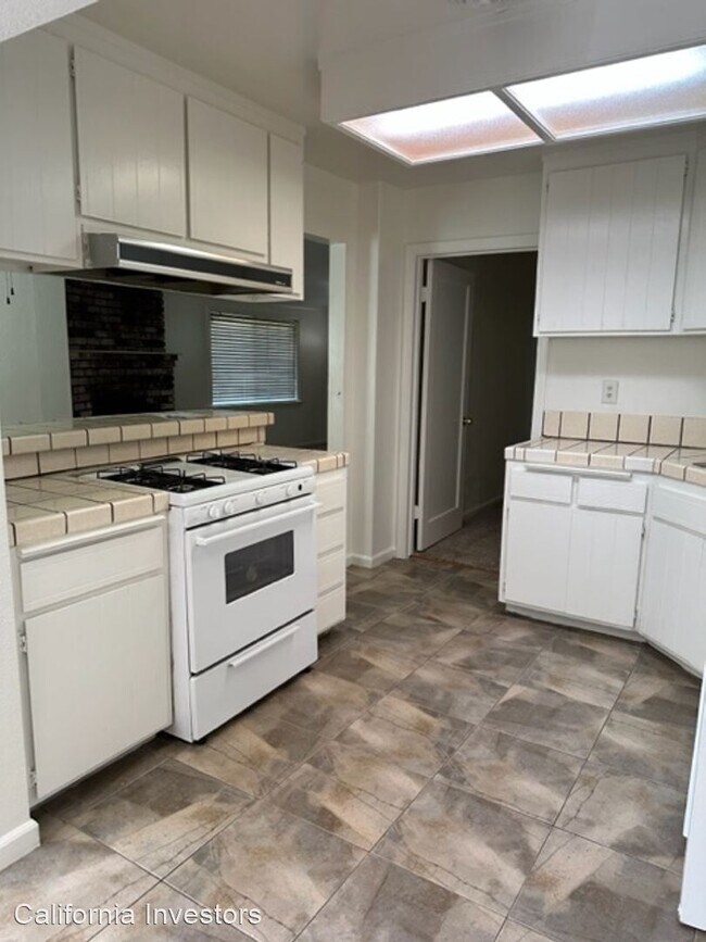 Foto del edificio - 3 br, 2 bath House - 234 Coronado Avenue