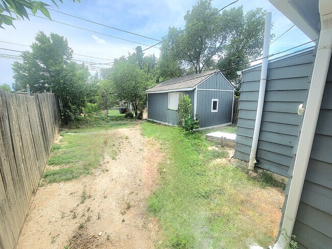 Foto del edificio - 1528 W 18th St