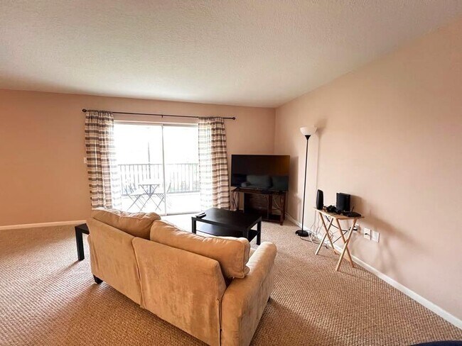 Foto del edificio - 5801 N Atlantic Ave