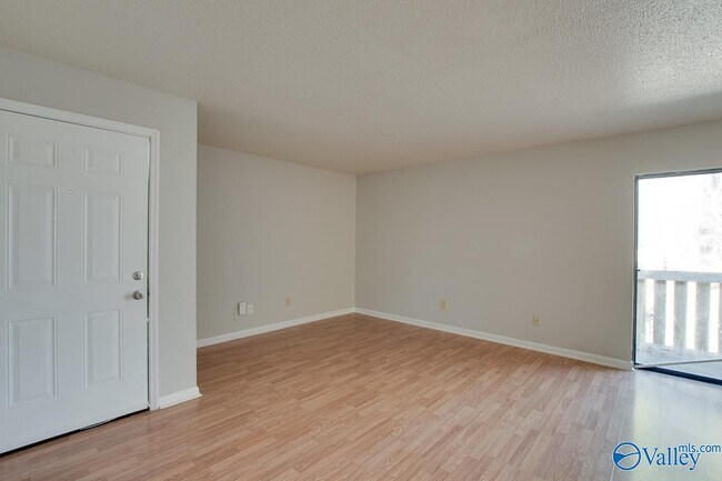 Foto del edificio - 4906 Cotton Row NW