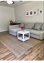 Building Photo - 1436 S Roberta St