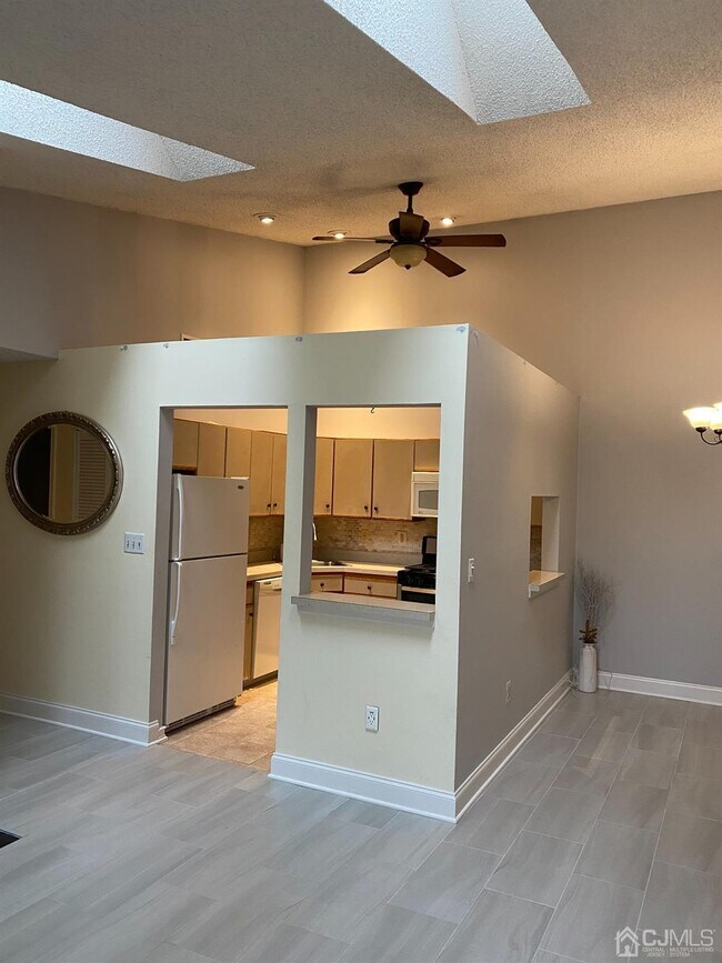 Building Photo - 317 Wimbeldon Ct