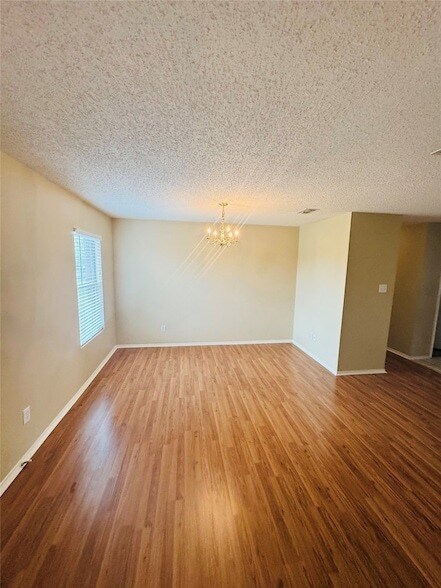 Foto del edificio - 1728 Chesterwood Dr